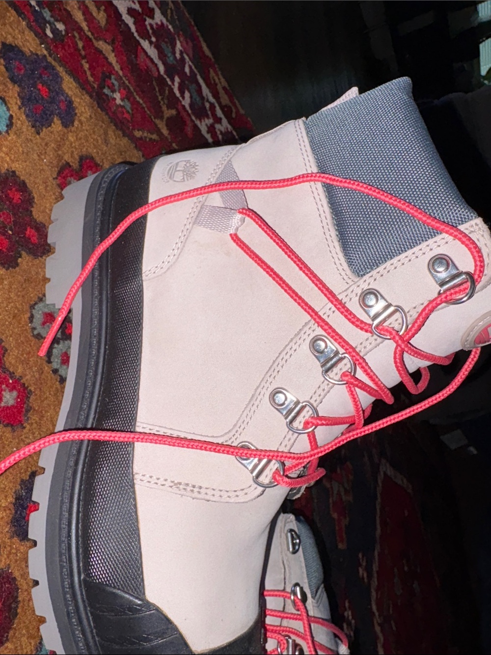 NEW Timberland Women's White and Black Lace-Up Boots with Pink Laces - Picture 4 of 6